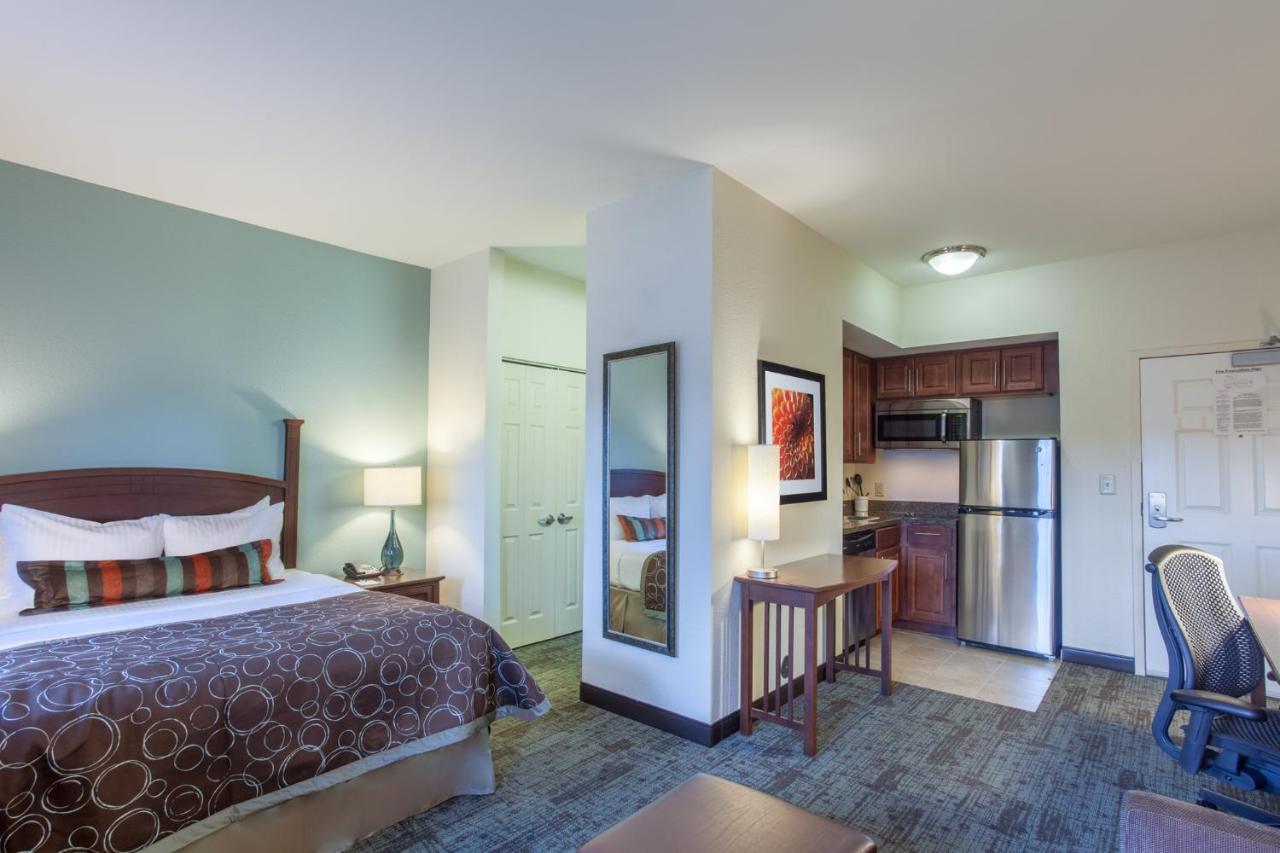 Staybridge Suites North Brunswick, An Ihg Hotel Bagian luar foto