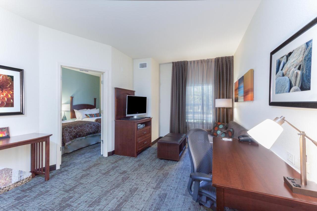 Staybridge Suites North Brunswick, An Ihg Hotel Bagian luar foto